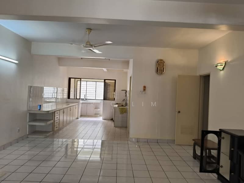 2-storey Terraced House for Rent in Bandar Utama 12 (Bandar Utama) - Eric Lim - Kitchen - PropertyGuru.com.my
