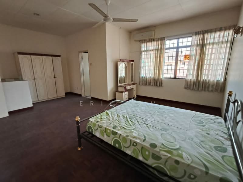 2-storey Terraced House for Rent in Bandar Utama 12 (Bandar Utama) - Eric Lim - Bedroom - PropertyGuru.com.my