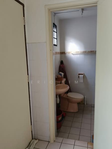 2-storey Terraced House for Rent in Bandar Utama 12 (Bandar Utama) - Eric Lim - Bathroom - PropertyGuru.com.my