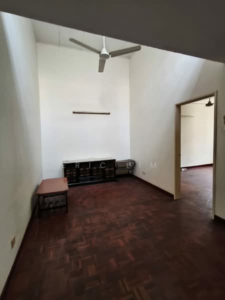 2-storey Terraced House for Rent in Bandar Utama 12 (Bandar Utama) - Eric Lim - Living Room - PropertyGuru.com.my