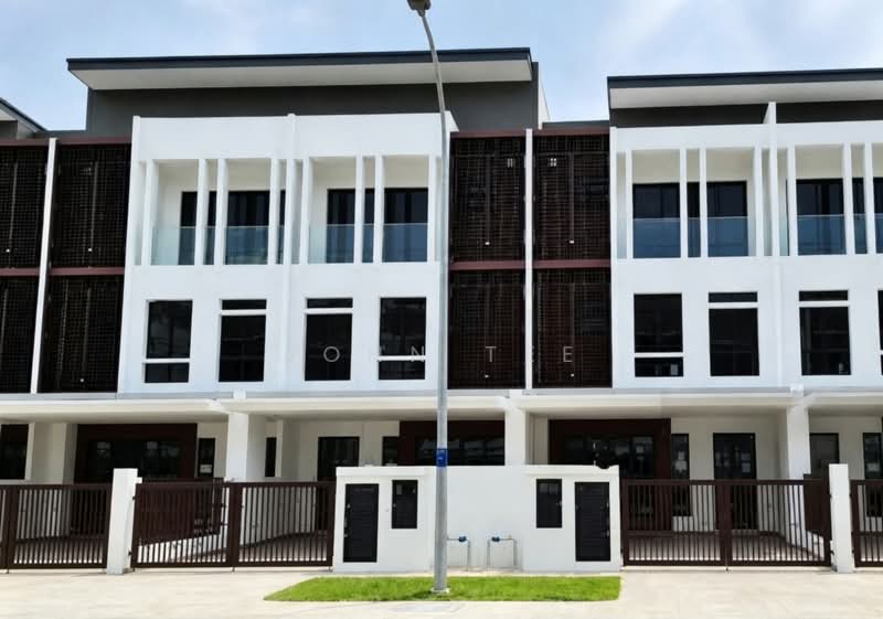 3-storey Terraced House for Sale in Shah Alam (Selangor) - John Tee - Exterior - PropertyGuru.com.my