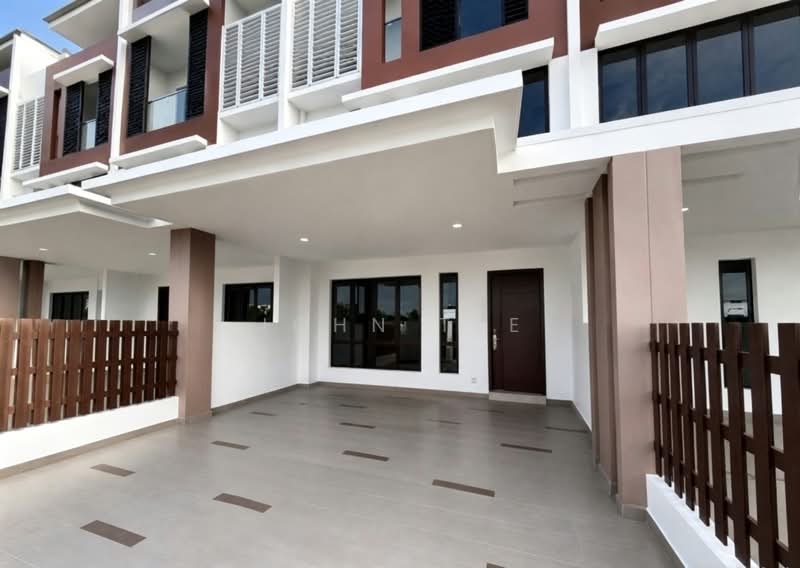 3-storey Terraced House for Sale in Shah Alam (Selangor) - John Tee - Exterior - PropertyGuru.com.my