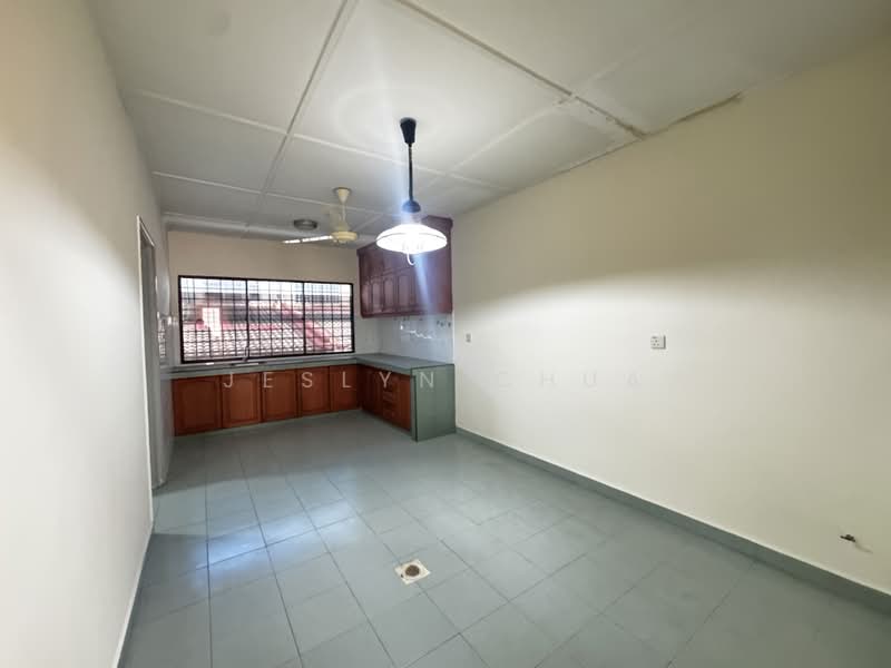 Terraced House for Sale in Usj 2 (Subang Jaya) - Jeslyn Chua - Kitchen - PropertyGuru.com.my