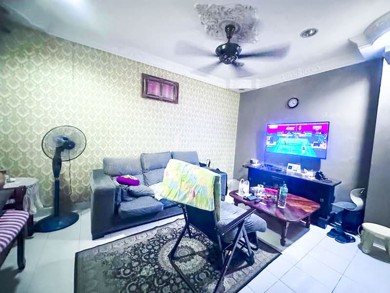 Rumah Teres 2-Tingkat untuk Dijual di Desa Coalfields (Sungai Buloh) - Isfarizal fazz - Living Room - PropertyGuru.com.my