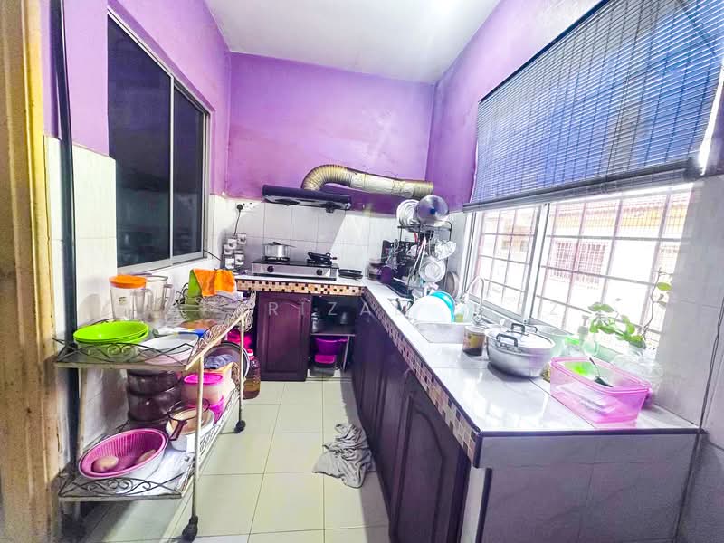 Rumah Teres 2-Tingkat untuk Dijual di Desa Coalfields (Sungai Buloh) - Isfarizal fazz - Kitchen - PropertyGuru.com.my