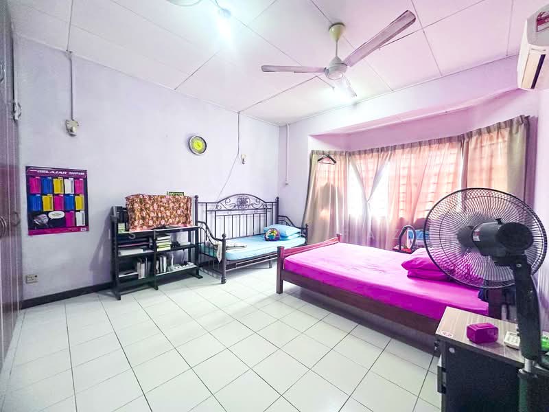 Rumah Teres 2-Tingkat untuk Dijual di Desa Coalfields (Sungai Buloh) - Isfarizal fazz - Bedroom - PropertyGuru.com.my