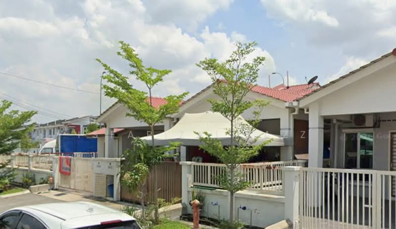 1-storey Terraced House for Sale in Saujana Utama (Selangor) - Isfarizal fazz - Exterior - PropertyGuru.com.my