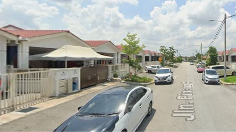 1-storey Terraced House for Sale in Saujana Utama (Selangor) - Isfarizal fazz - Exterior - PropertyGuru.com.my