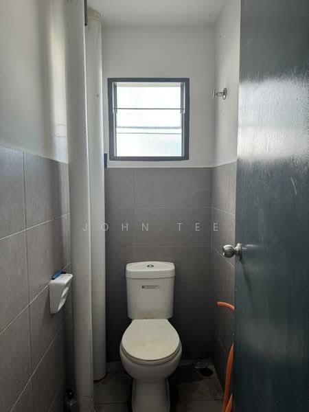 Kilang untuk Dijual di Sungai Kapar Indah Industrial Park (Kapar) - John Tee - Bathroom - PropertyGuru.com.my