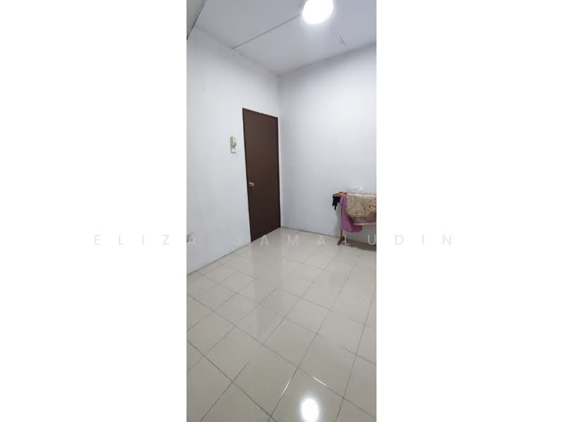 Townhouse for Sale in Taman Desiran Malawati (Kuala Selangor) - Eliza Jamaludin - Interior - PropertyGuru.com.my