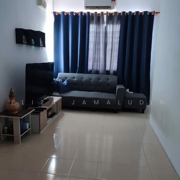 Townhouse for Sale in Taman Desiran Malawati (Kuala Selangor) - Eliza Jamaludin - Living Room - PropertyGuru.com.my