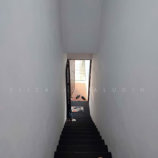 Townhouse for Sale in Taman Desiran Malawati (Kuala Selangor) - Eliza Jamaludin - Entrance - PropertyGuru.com.my