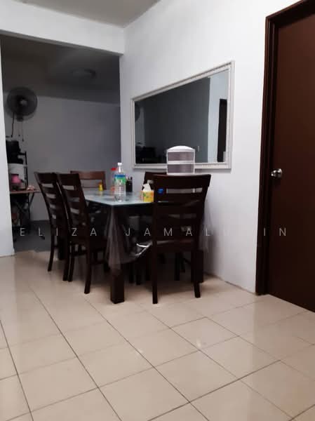 Townhouse for Sale in Taman Desiran Malawati (Kuala Selangor) - Eliza Jamaludin - Dining Room - PropertyGuru.com.my