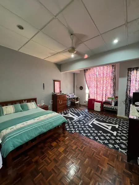 2.5-storey Terraced House for Sale in Bukit Antarabangsa (Ulu Kelang) - Marcus Chye - Bedroom - PropertyGuru.com.my