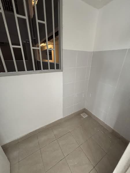 Condominium for Rent at Idaman Bukit Jelutong - Fuad Ali - Balcony - PropertyGuru.com.my