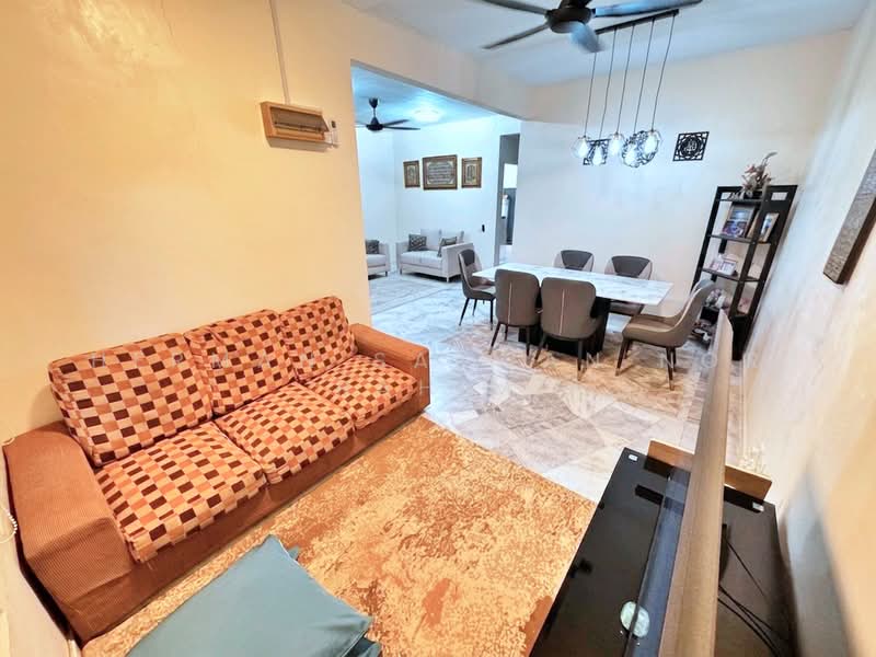 Rumah Teres 2 Tingkat untuk Dijual di Seksyen 27 (Shah Alam) - Herman Sazwan Nor Rahim - Living Room - PropertyGuru.com.my