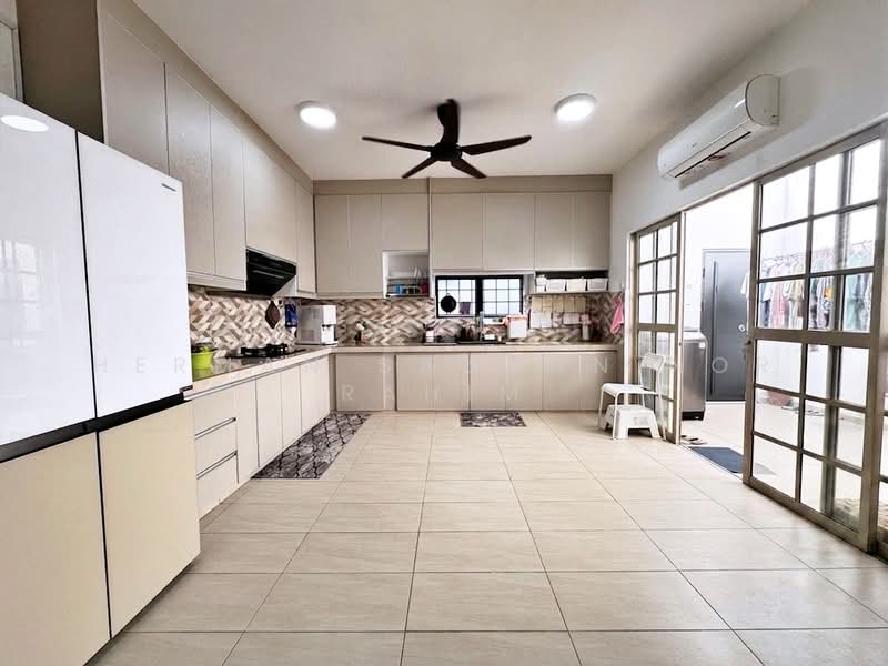 Rumah Teres 2 Tingkat untuk Dijual di Seksyen 27 (Shah Alam) - Herman Sazwan Nor Rahim - Kitchen - PropertyGuru.com.my