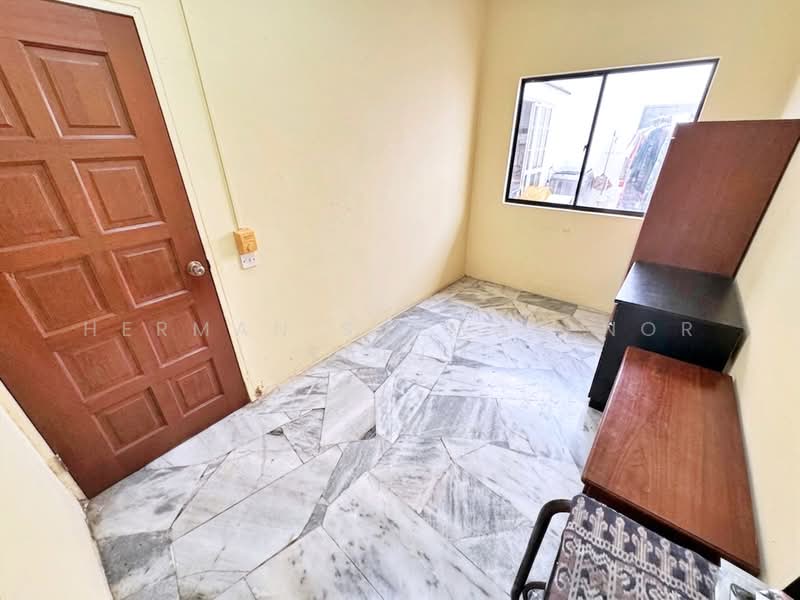 Rumah Teres 2 Tingkat untuk Dijual di Seksyen 27 (Shah Alam) - Herman Sazwan Nor Rahim - Bedroom - PropertyGuru.com.my