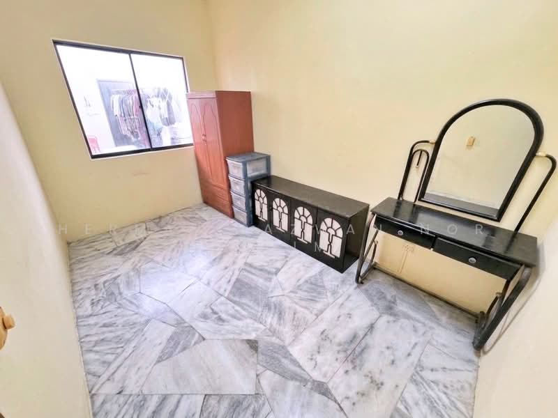 Rumah Teres 2 Tingkat untuk Dijual di Seksyen 27 (Shah Alam) - Herman Sazwan Nor Rahim - Bedroom - PropertyGuru.com.my