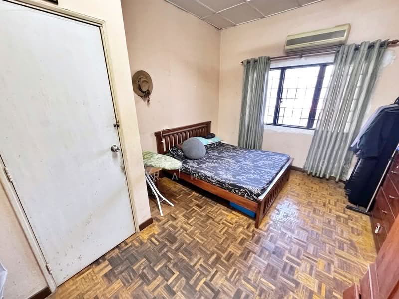 Rumah Teres 2 Tingkat untuk Dijual di Seksyen 27 (Shah Alam) - Herman Sazwan Nor Rahim - Bedroom - PropertyGuru.com.my