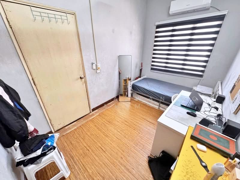 Rumah Teres 2 Tingkat untuk Dijual di Seksyen 27 (Shah Alam) - Herman Sazwan Nor Rahim - Bedroom - PropertyGuru.com.my