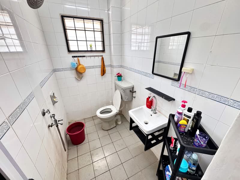 Rumah Teres 2 Tingkat untuk Dijual di Seksyen 27 (Shah Alam) - Herman Sazwan Nor Rahim - Bathroom - PropertyGuru.com.my