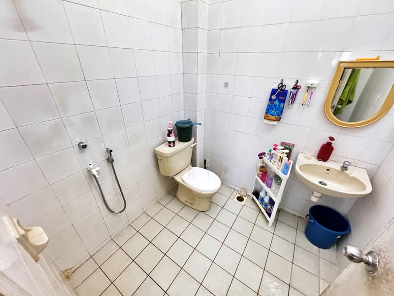 Rumah Teres 2 Tingkat untuk Dijual di Seksyen 27 (Shah Alam) - Herman Sazwan Nor Rahim - Bathroom - PropertyGuru.com.my