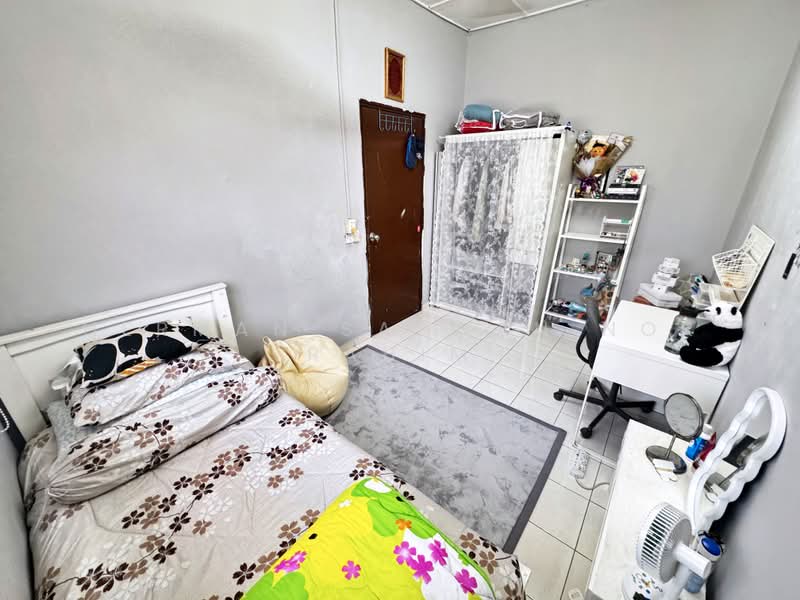 Rumah Teres 2 Tingkat untuk Dijual di Seksyen 27 (Shah Alam) - Herman Sazwan Nor Rahim - Bedroom - PropertyGuru.com.my