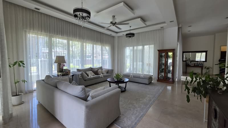Bungalow House for Sale in Laman Seri (Shah Alam) - Reena Sarif - PropertyGuru.com.my