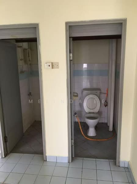 Rumah Flat untuk Dijual di Bandar Baru Permas Jaya - Melinda Ee - Bathroom - PropertyGuru.com.my