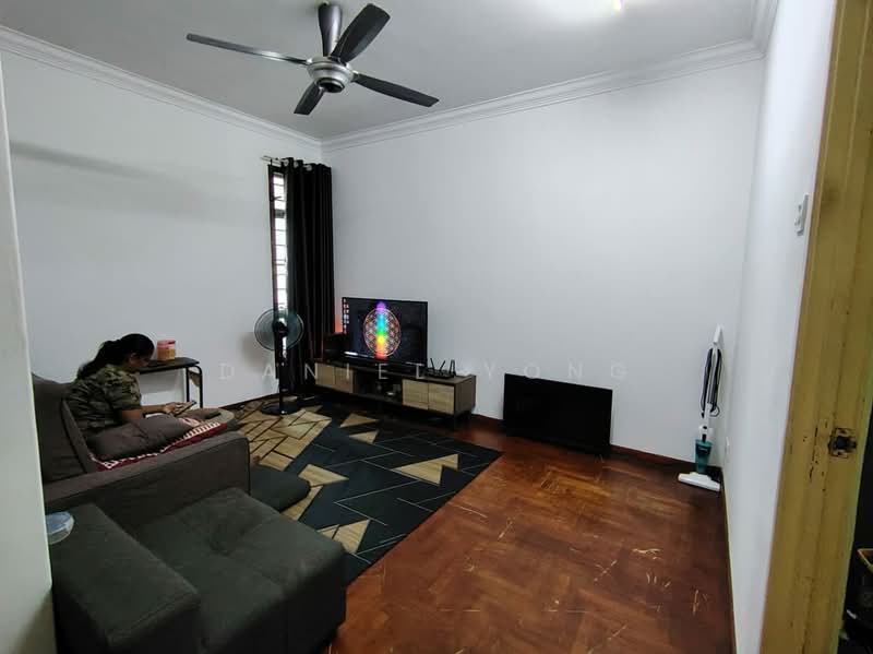 2-storey Terraced House for Sale in Taman Gaya (Ulu Tiram) - Daniel Yong - Living Room - PropertyGuru.com.my
