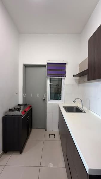 Kediaman Servis untuk Disewa di Mesahill - Mike Tan - Kitchen - PropertyGuru.com.my