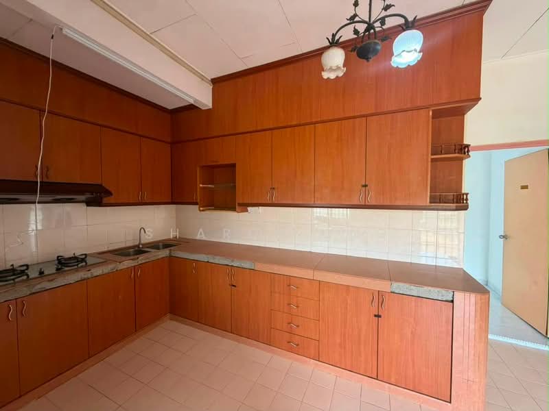 2-storey Terraced House for Sale in Taman Bukit Tiram (Ulu Tiram) - Sharon Ong - Kitchen - PropertyGuru.com.my