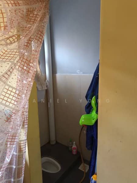 Rumah Teres 2 Tingkat untuk Dijual di Taman Seri Suria (Kluang) - Daniel Yong - Bathroom - PropertyGuru.com.my