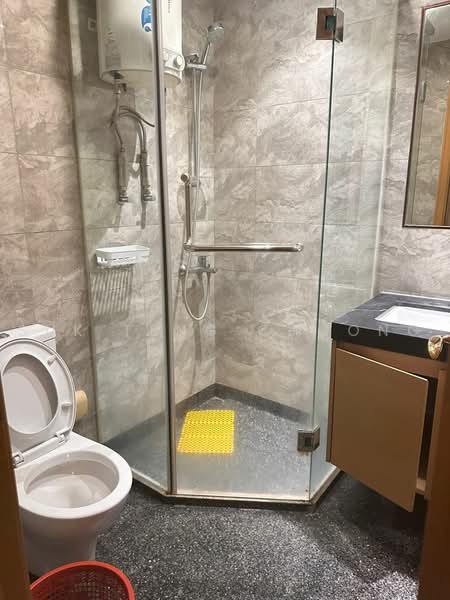 Servis Apartment untuk Disewa di R&F Princess Cove Phase 1 - Suk Teng Choong - Bathroom - PropertyGuru.com.my