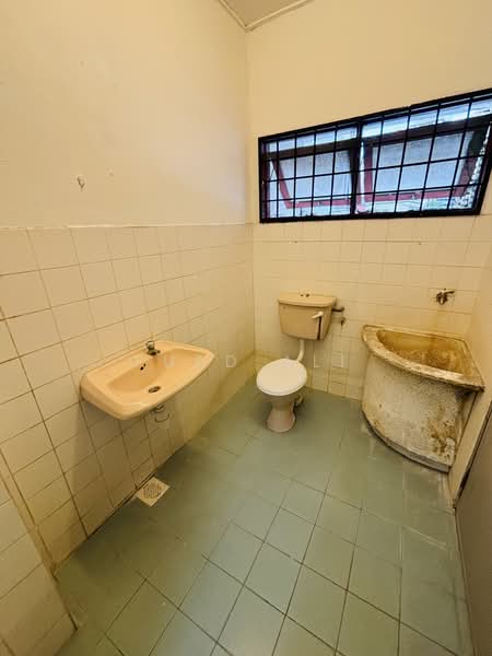 2-storey Terraced House for Rent in Taman Kobena (Cheras) - Fuad Ali - Bathroom - PropertyGuru.com.my