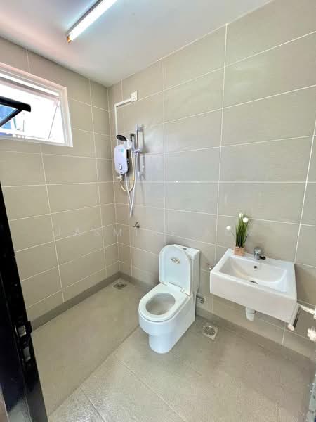 Terraced House for Rent in Bandar Sri Sendayan (Negeri Sembilan) - Jasmine Kok - Bathroom - PropertyGuru.com.my