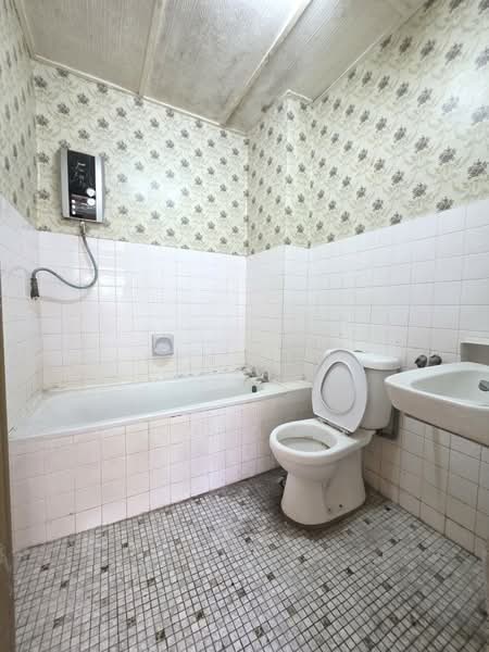 Rumah Teres 2 Tingkat untuk Dijual di Taman Connaught (Cheras) - Ken Lew - Bathroom - PropertyGuru.com.my