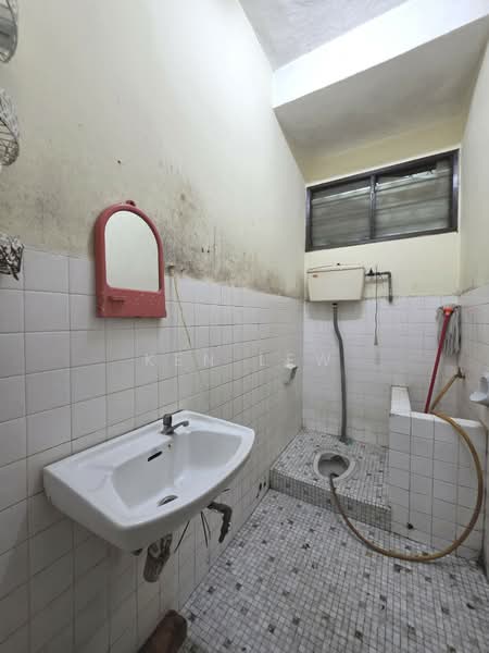 Rumah Teres 2 Tingkat untuk Dijual di Taman Connaught (Cheras) - Ken Lew - Bathroom - PropertyGuru.com.my