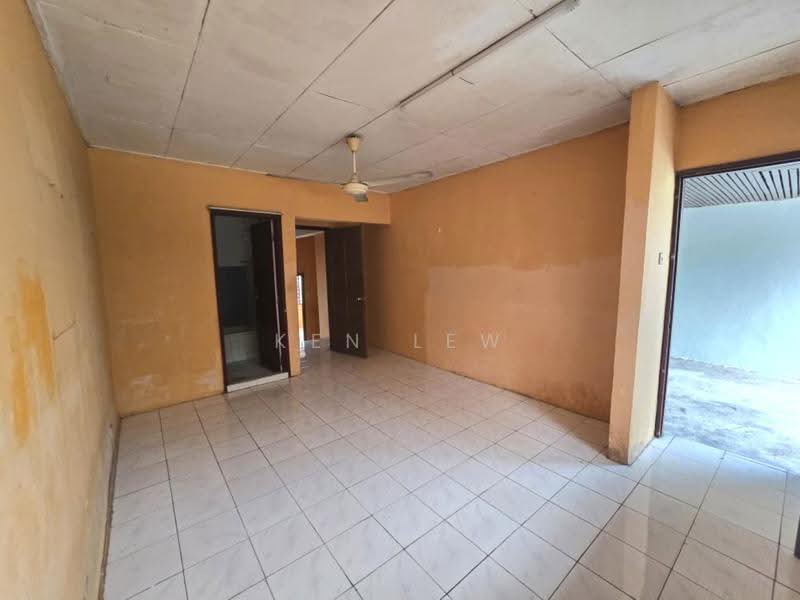 2-storey Terraced House for Sale in Taman Connaught (Cheras) - Ken Lew - Living Room - PropertyGuru.com.my