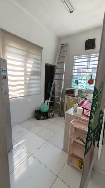 1-storey Terraced House for Sale in Bandar Putra (Kulai) - Daniel Yong - Kitchen - PropertyGuru.com.my