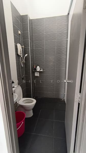 1-storey Terraced House for Sale in Bandar Putra (Kulai) - Daniel Yong - Bathroom - PropertyGuru.com.my