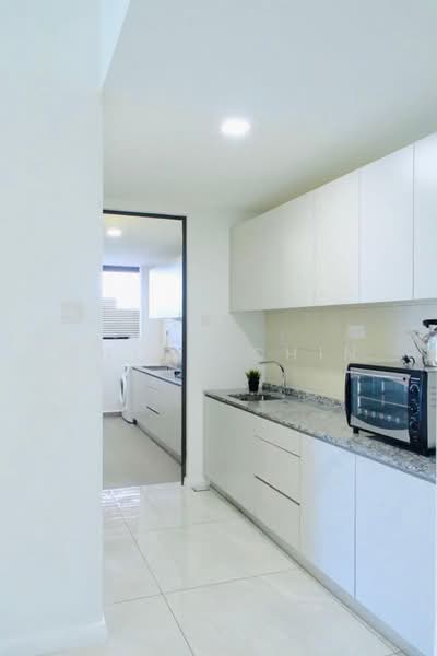 Pangsapuri untuk Dijual di The WaterEdge (Pinggiran Air) - Chloe Chin - Kitchen - PropertyGuru.com.my