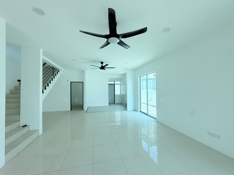 Rumah Berkembar untuk Dijual di Panorama Lapangan Perdana (Ipoh) - Winny Chan - Living Room - PropertyGuru.com.my