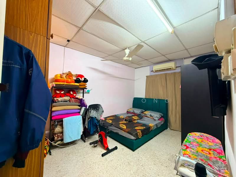 1-storey Terraced House for Sale in Taman Universiti (Skudai) - Daniel Yong - Bedroom - PropertyGuru.com.my