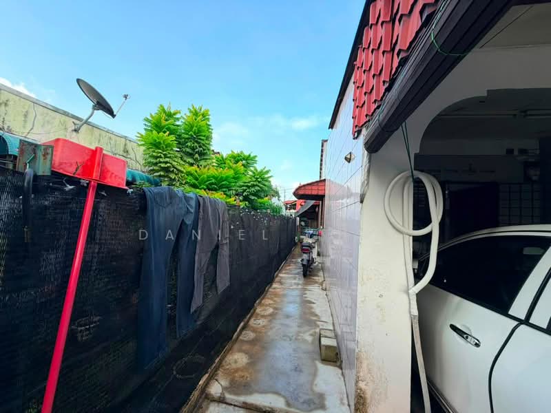 1-storey Terraced House for Sale in Taman Universiti (Skudai) - Daniel Yong - Exterior - PropertyGuru.com.my