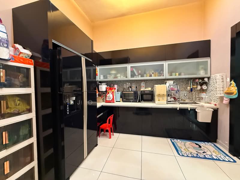 3-storey Terraced House for Sale in Bandar Seri Alam (Masai) - Joey Tay - Kitchen - PropertyGuru.com.my