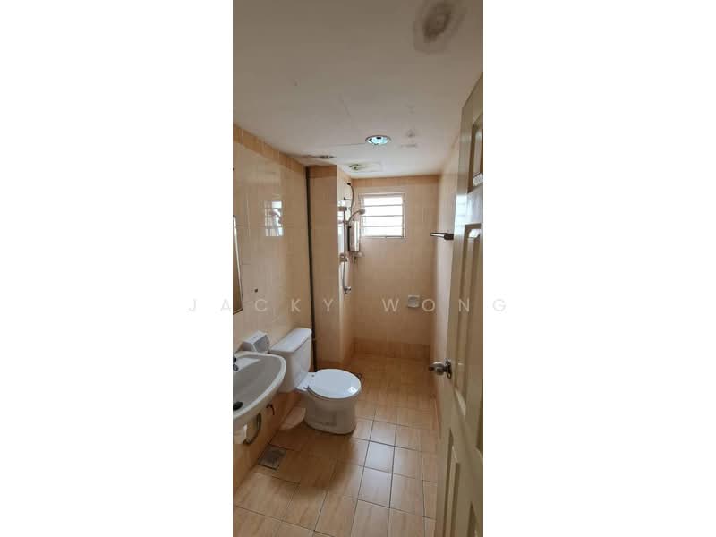 Kondominium untuk Dijual di Suriamas - Jacky Wong - Bathroom - PropertyGuru.com.my