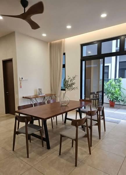 3-storey Terraced House for Sale in Taman Nusa Sentral (Iskandar Puteri (Nusajaya)) - Stella Narita - Dining Room - PropertyGuru.com.my