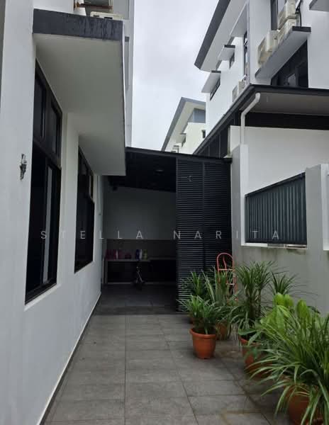 3-storey Terraced House for Sale in Taman Nusa Sentral (Iskandar Puteri (Nusajaya)) - Stella Narita - Exterior - PropertyGuru.com.my